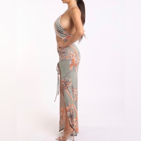 Printed Halter Maxi Dress - Picture 4 of 5